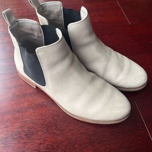 Clarks Women's Taylor Shine Mushroom Leather Chelsea Boots 26111966